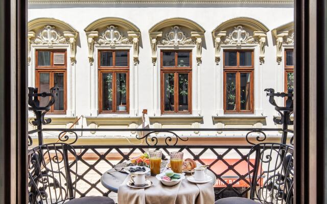 Old Town Luxury Suites