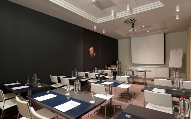 Holiday Inn Express Antwerp City-North by IHG