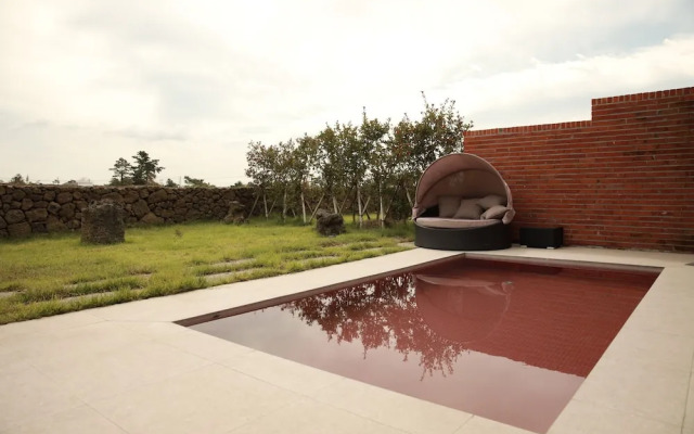 Ohyeongjae Private Pool Villa