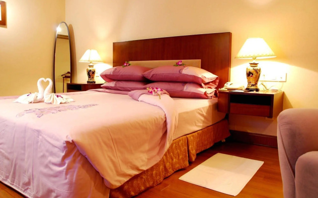 Meahood Hi-Thai Hotel