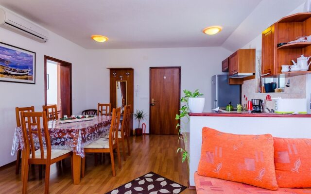 Seaview Apartment in Cavtat Dalmatia With Garden