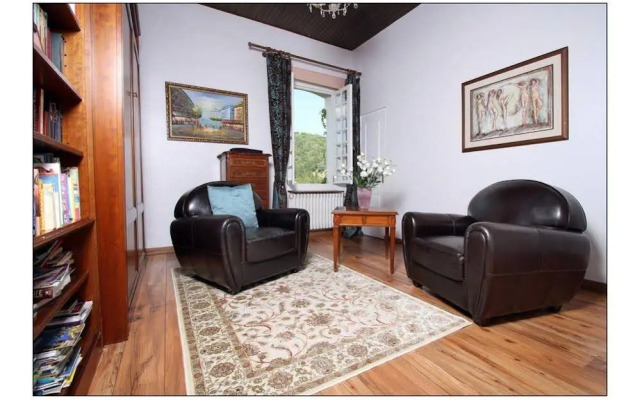 Villa Aimee Luxury Apartments With Heated Pool