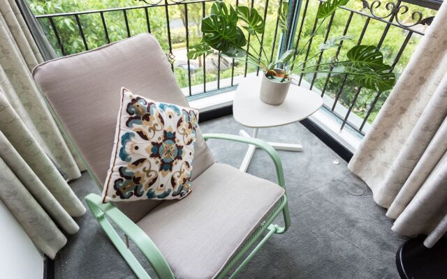 StarHome West Nanjing Road Branch