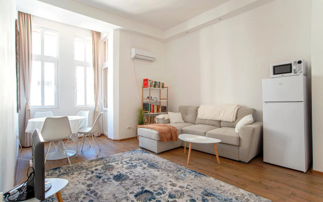 Supreme Luxury Top Central 1 Bedroom Apartment