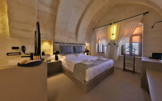 Simurg Cave House