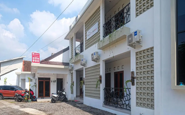 RedDoorz near INSTIPER Yogyakarta