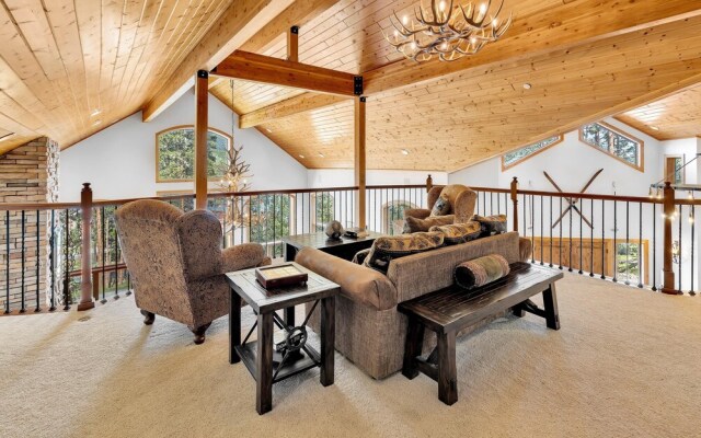 Majestic Lodge Retreat Amenities & Views