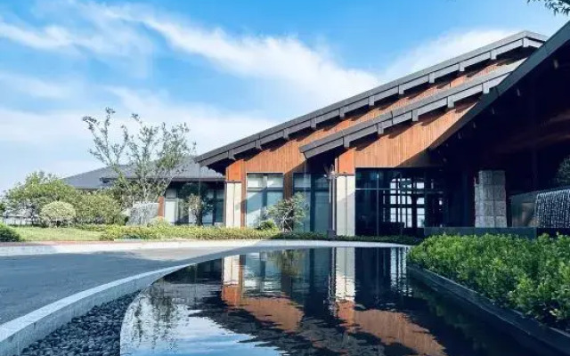 Secan Hotel Qingdao, Curio Collection by Hilton