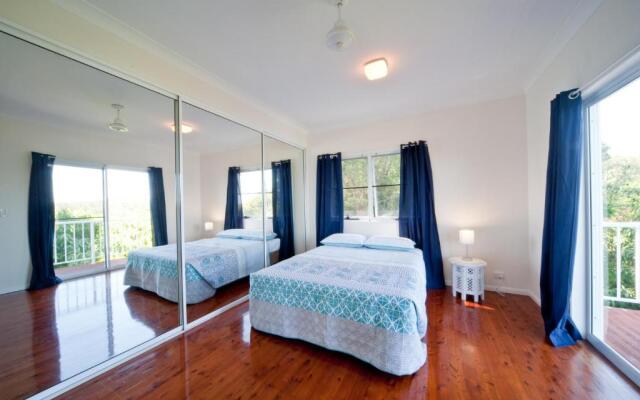 Picturesque on Passage - Shute Harbour