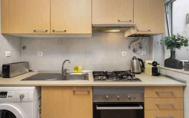 Downtown 1-Br Great For Mid-Term Rentals