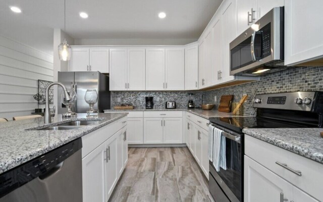 Gorgeous Top Pool Home Sl4730