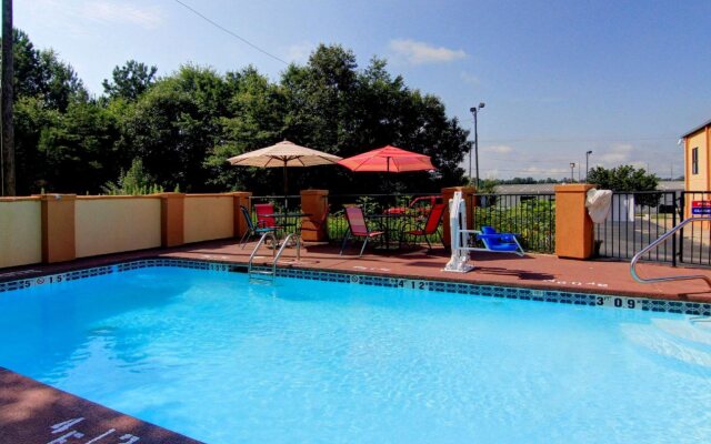 Quality Inn Auburn Campus Area I-85