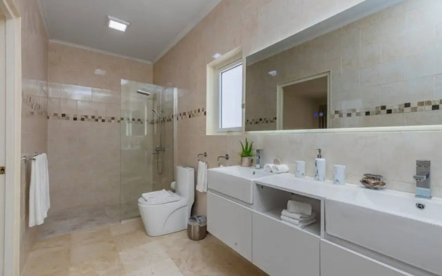 NEW Premium Luxury 2BR 3BA Pool House