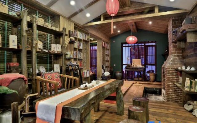 Floral Hotel·Yicheng Yijia Hotel(Dongda store of Zhangjiajie National Forest Park)