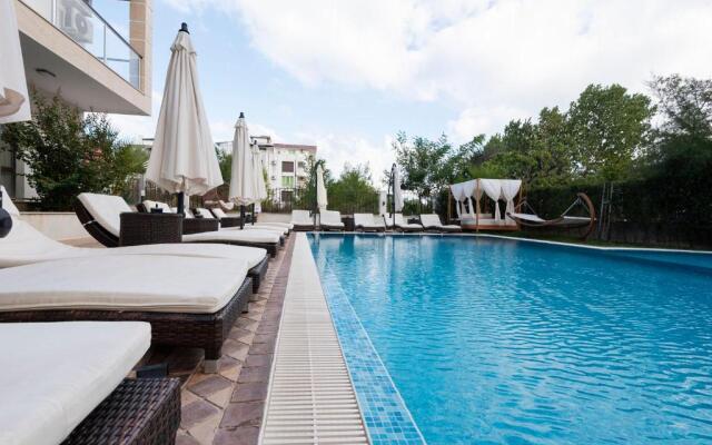Green Paradise Deluxe Apartments