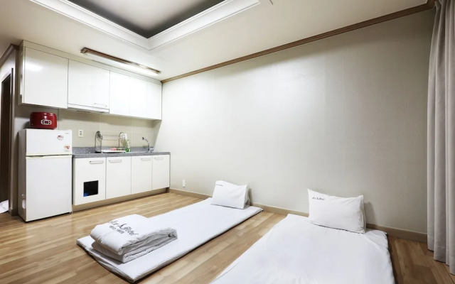 Ace Family Hotel