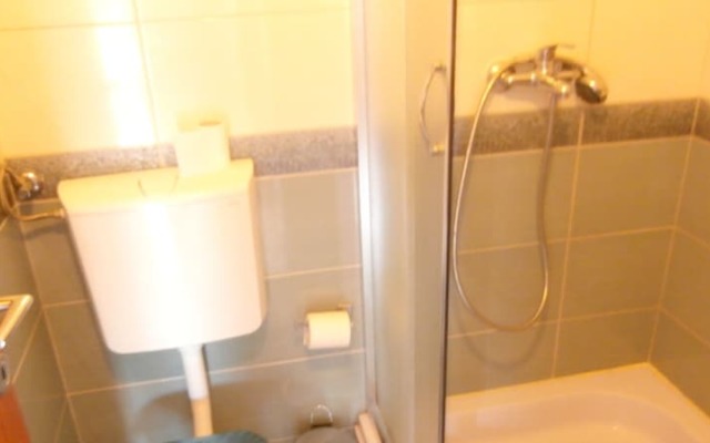 Apartment Gdinj - 2