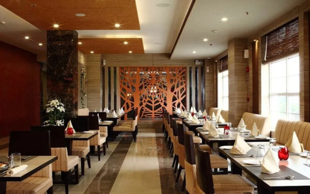 Nidhivan Sarovar Portico