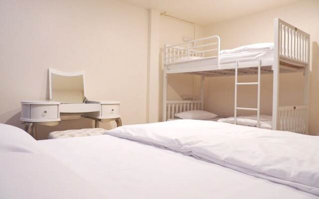 Esse Hostel