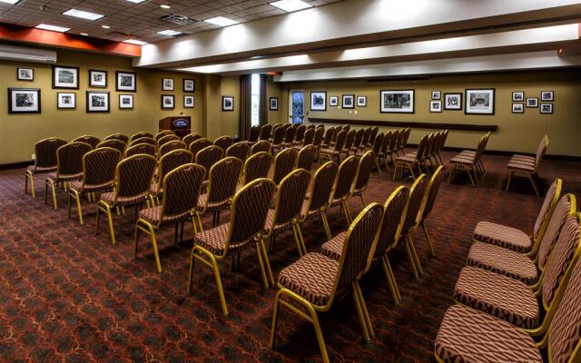 Hampton Inn & Suites Staten Island