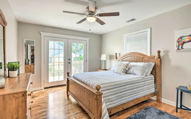 Charming Springfield Home w/ Private Backyard