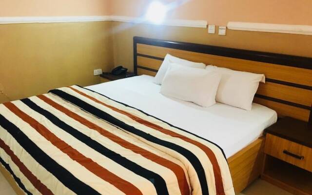 Feligold Royal Hotel Benin