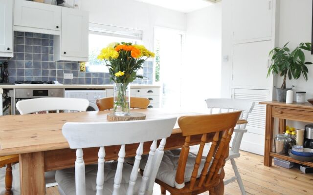 2 Bedroom Home in Balham