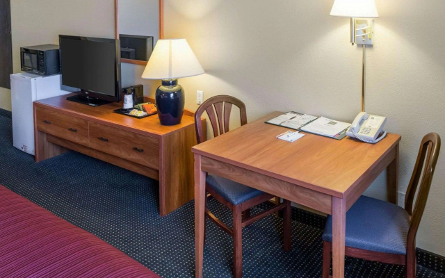 Quality Inn Lakeville North