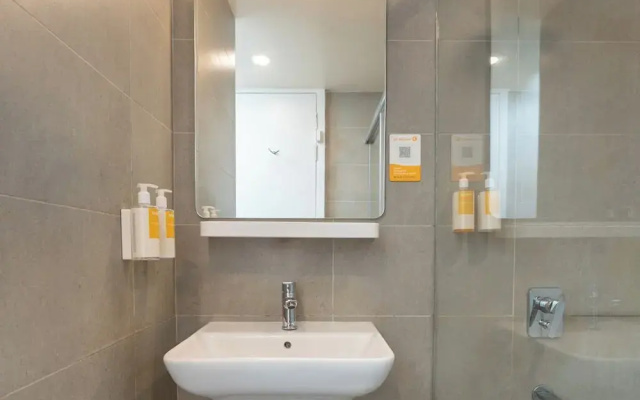 Bloom Hotel - DLF Road Gachibowli