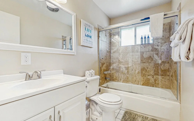 Meadow-front Metcalf Bay Gem #542