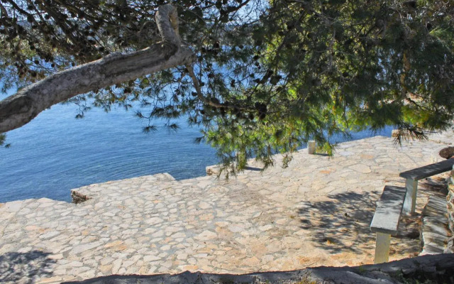 Apartments by the sea Necujam, Solta - 5182