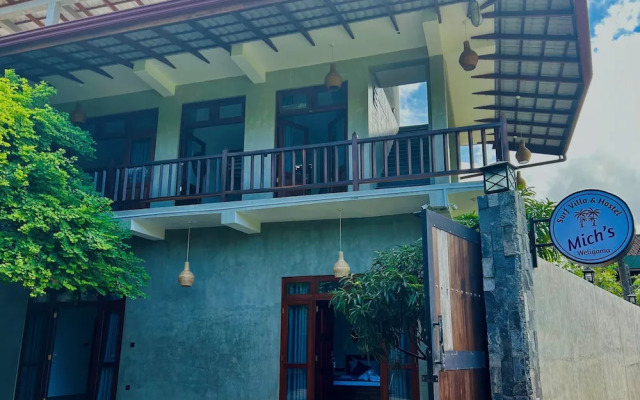Mich's Surf Villa & Hostel