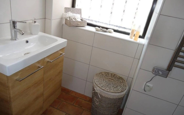 Waterfront, big Terrace, hot tub & 200 m to Beach