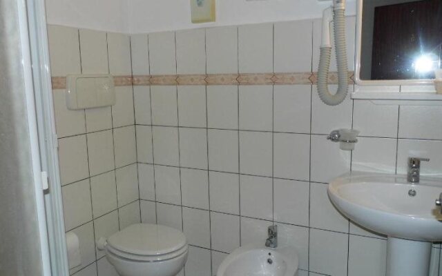 Lina Hotel