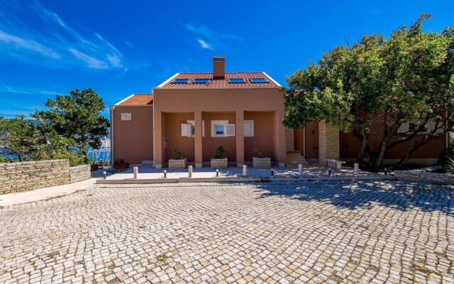 Amazing Home in Pag With 5 Bedrooms, Wifi and Outdoor Swimming Pool