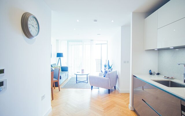 High Rise 1 Bedroom Apartment in Southbank