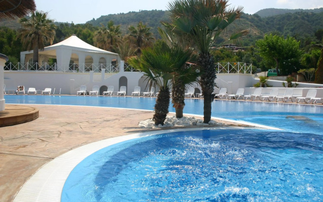 Cala Petrosa Resort