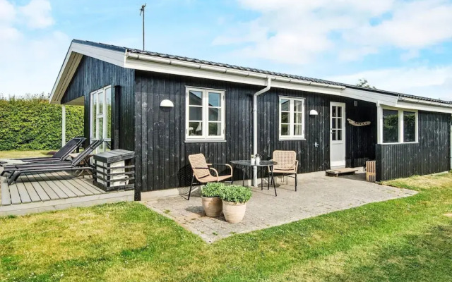 Renovated Waterfront Retreat-by Traum