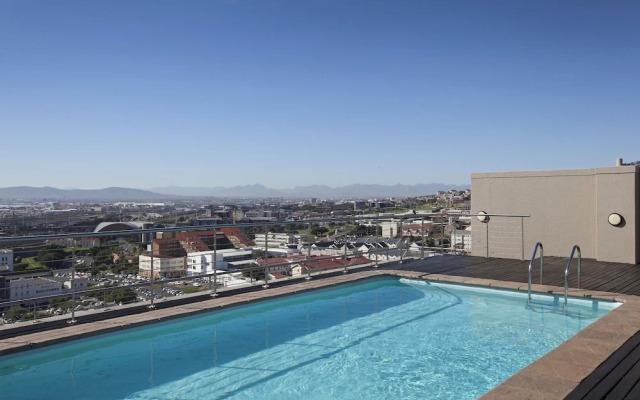 Four Seasons Apartments by CTHA