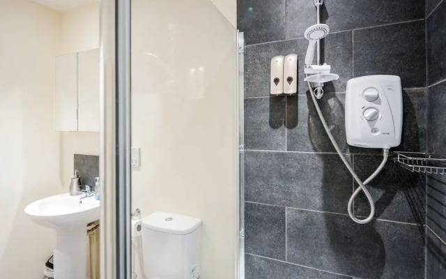 MPL Apartments - Queens Broadway F3