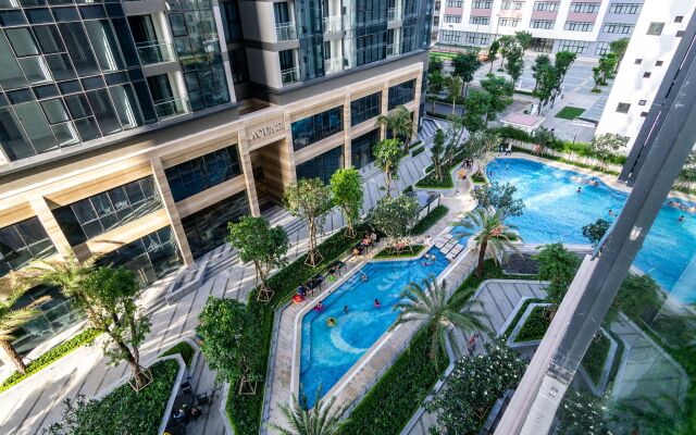 Urban House Saigon - Golden River