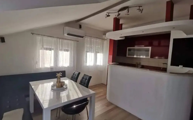 Luxury Seget Donji Apartments With Terrace and Sea View