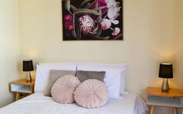 Cozy City Apt Central Location, Parks & More