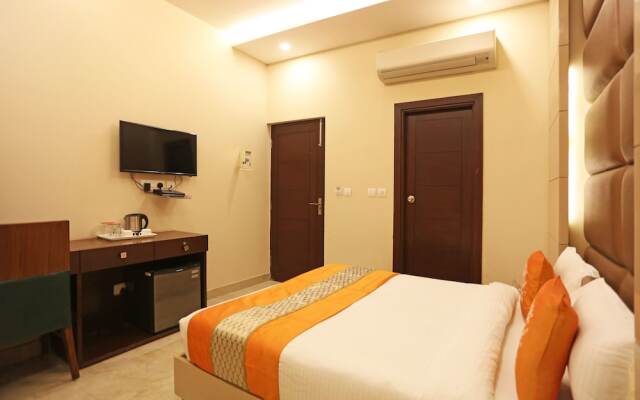 OYO 5614 Hotel Rolex Inn