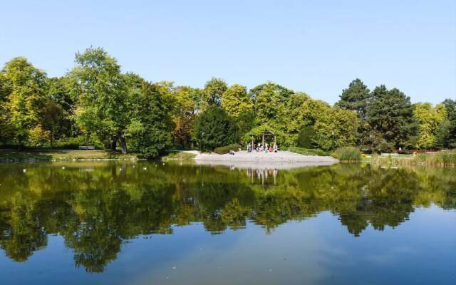 Ujazdowski Park Sunny Apartment