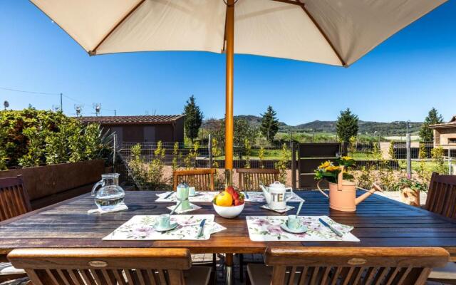 Appartamento in casale con piscina Casa I Pavoni