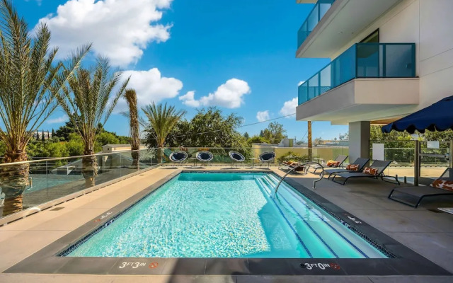 Luxury 2BR by Oneluxstay