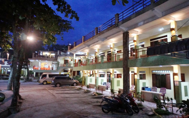 Pandu Lakeside Hotel Parapat - Toba Lake