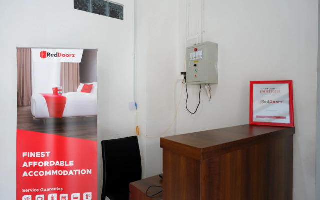 RedDoorz Hostel near Kota Lama Semarang