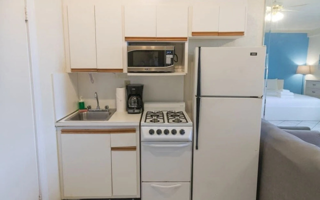 778 Studio Apartment Hollywood